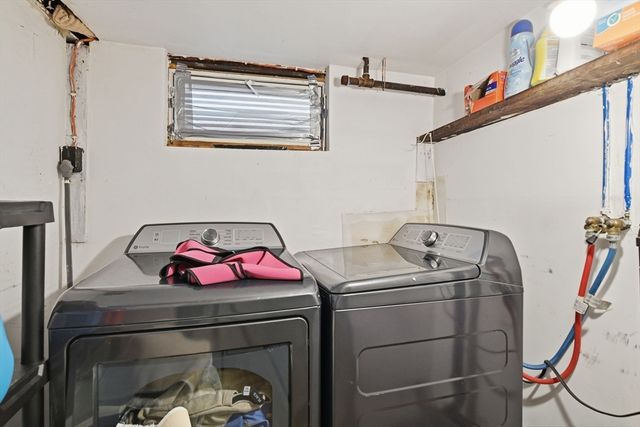 24 Jasper St, Springfield, MA 01109