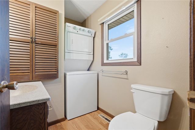 1504 Whitters Way NW, Cedar Rapids, IA 52405