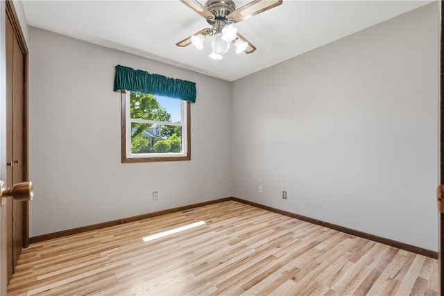 1504 Whitters Way NW, Cedar Rapids, IA 52405