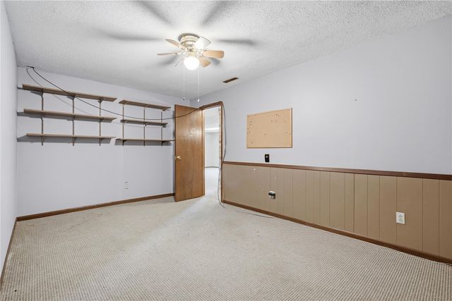1504 Whitters Way NW, Cedar Rapids, IA 52405