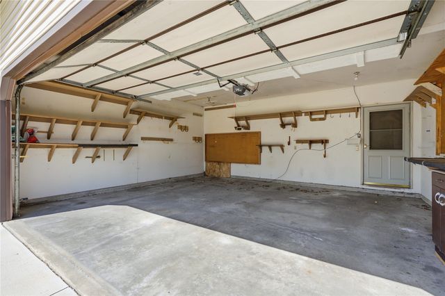 1504 Whitters Way NW, Cedar Rapids, IA 52405