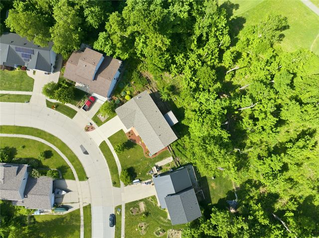 1504 Whitters Way NW, Cedar Rapids, IA 52405