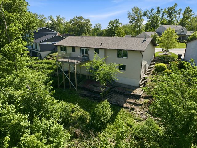 1504 Whitters Way NW, Cedar Rapids, IA 52405