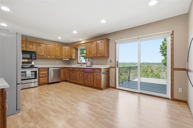 1504 Whitters Way NW, Cedar Rapids, IA 52405