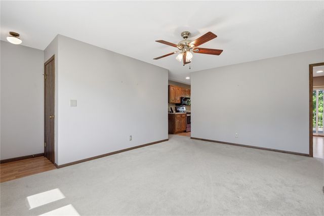 1504 Whitters Way NW, Cedar Rapids, IA 52405