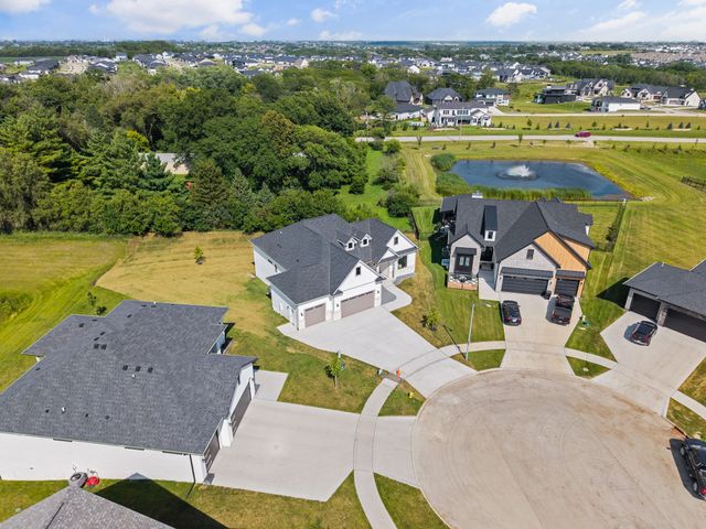 45 NW Crabtree Lane, Waukee, IA 50263