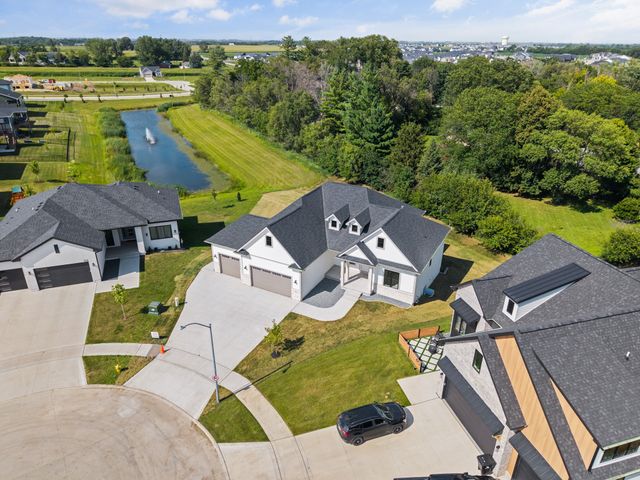 45 NW Crabtree Lane, Waukee, IA 50263