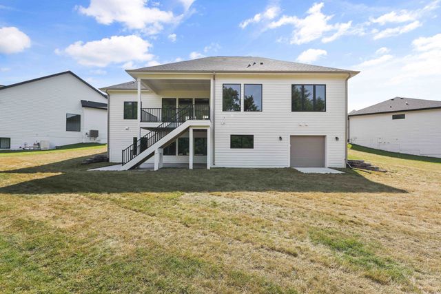 45 NW Crabtree Lane, Waukee, IA 50263