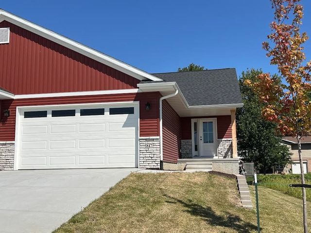 817 Prairie View Drive, West Branch, IA 52358