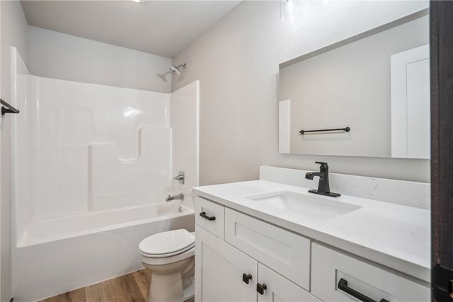 817 Prairie View Drive, West Branch, IA 52358