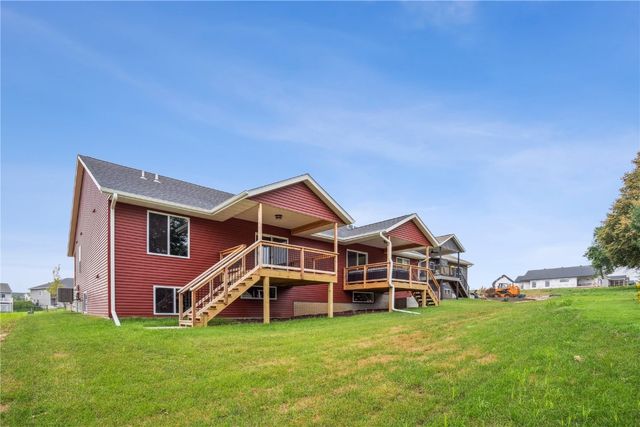 817 Prairie View Drive, West Branch, IA 52358