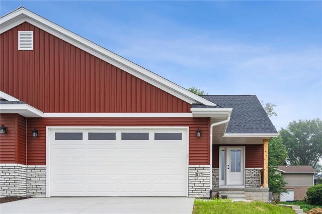 817 Prairie View Drive, West Branch, IA 52358