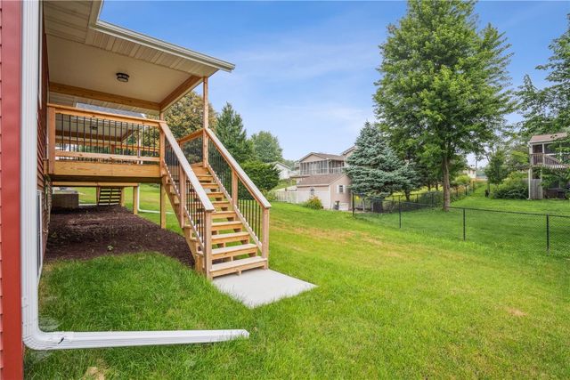 817 Prairie View Drive, West Branch, IA 52358