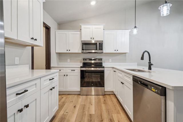 817 Prairie View Drive, West Branch, IA 52358