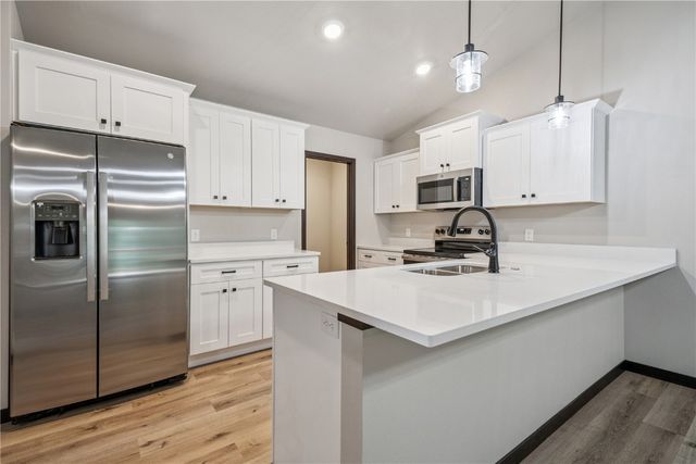 817 Prairie View Drive, West Branch, IA 52358