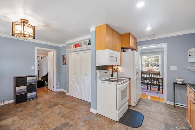 27200 Milton Avenue, Warren, MI 48092
