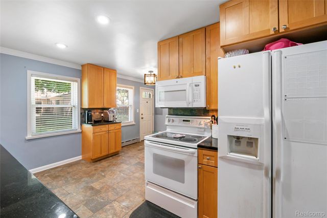 27200 Milton Avenue, Warren, MI 48092