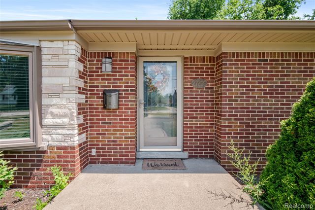 27200 Milton Avenue, Warren, MI 48092
