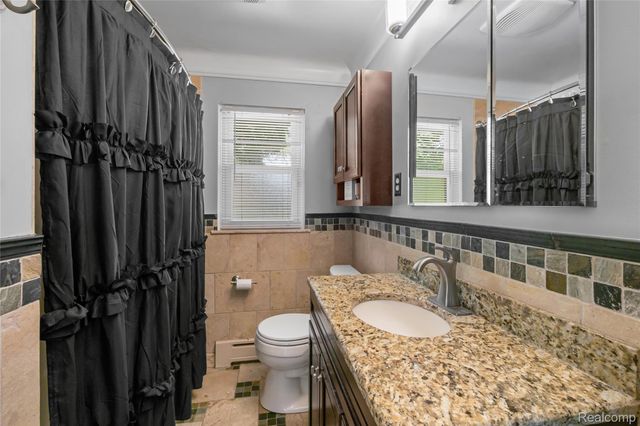 27200 Milton Avenue, Warren, MI 48092