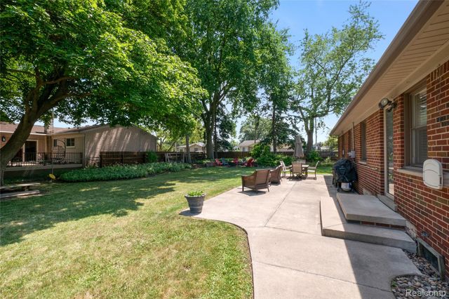 27200 Milton Avenue, Warren, MI 48092