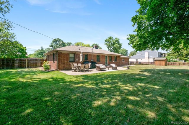 27200 Milton Avenue, Warren, MI 48092