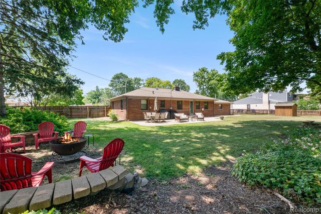 27200 Milton Avenue, Warren, MI 48092