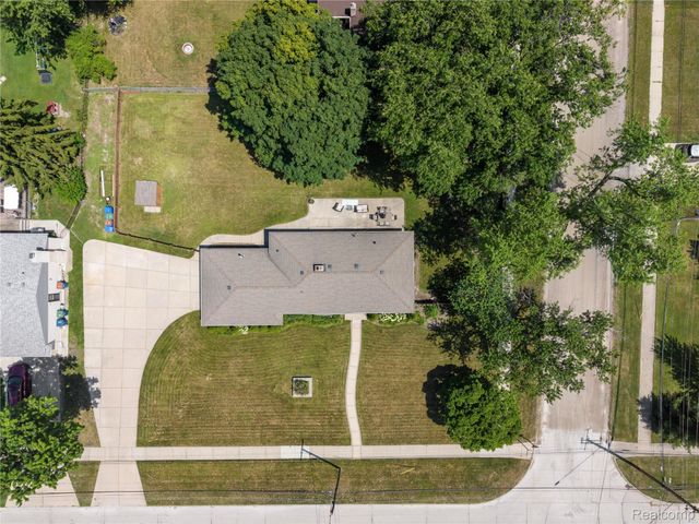 27200 Milton Avenue, Warren, MI 48092