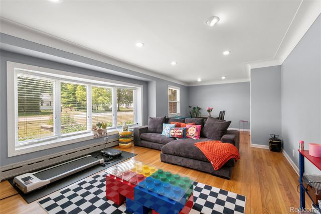 27200 Milton Avenue, Warren, MI 48092
