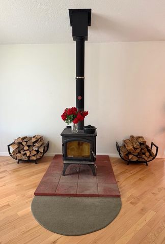 77 Lynrick Acres Road, Charlotte, VT 05445
