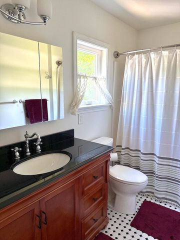 77 Lynrick Acres Road, Charlotte, VT 05445