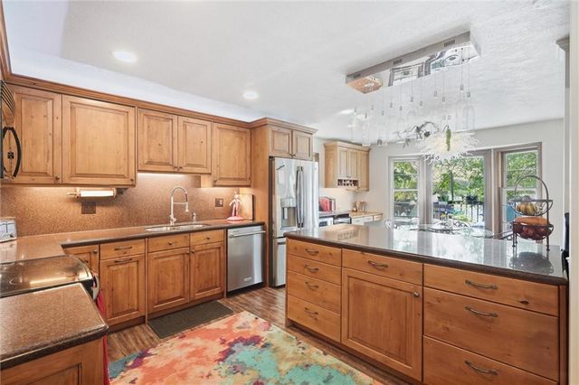 4397 SW Breezy Point Lane, Lee's Summit, MO 64082