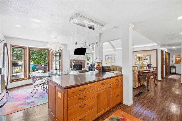 4397 SW Breezy Point Lane, Lee's Summit, MO 64082