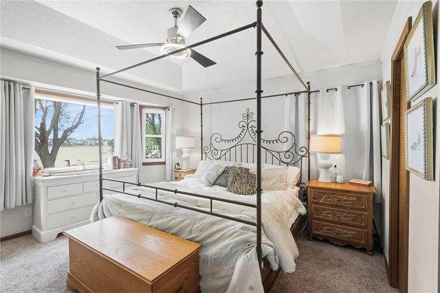 4397 SW Breezy Point Lane, Lee's Summit, MO 64082
