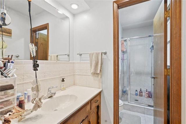 4397 SW Breezy Point Lane, Lee's Summit, MO 64082