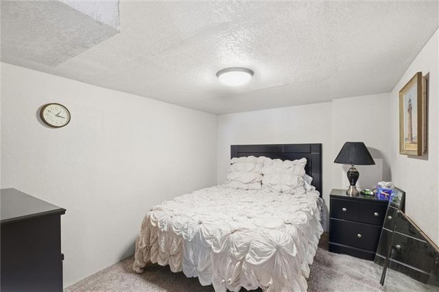 4397 SW Breezy Point Lane, Lee's Summit, MO 64082