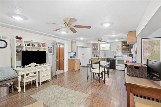 4397 SW Breezy Point Lane, Lee's Summit, MO 64082
