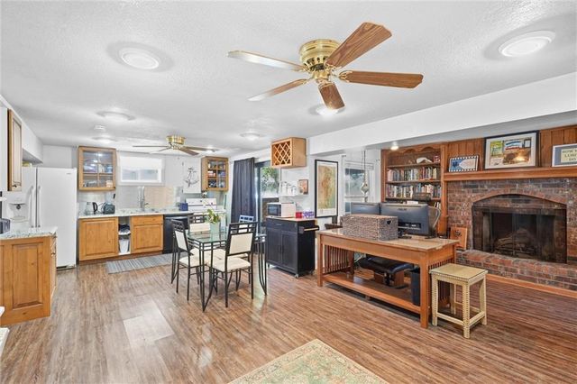 4397 SW Breezy Point Lane, Lee's Summit, MO 64082