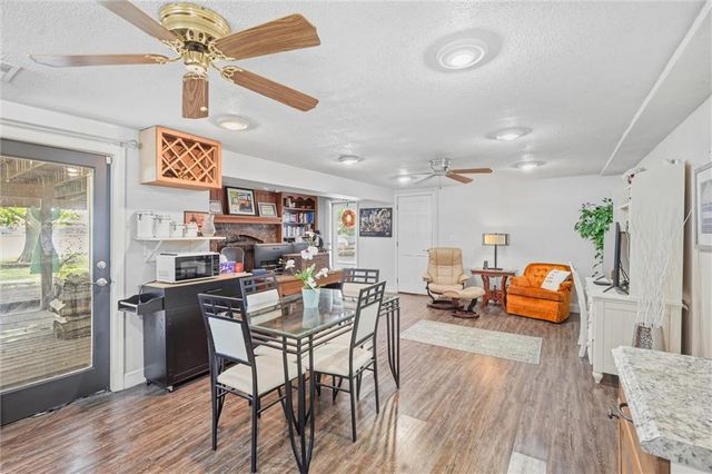 4397 SW Breezy Point Lane, Lee's Summit, MO 64082