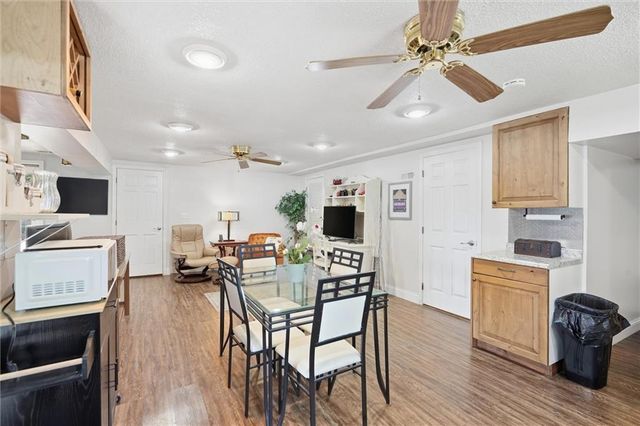 4397 SW Breezy Point Lane, Lee's Summit, MO 64082