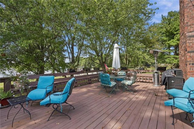 4397 SW Breezy Point Lane, Lee's Summit, MO 64082