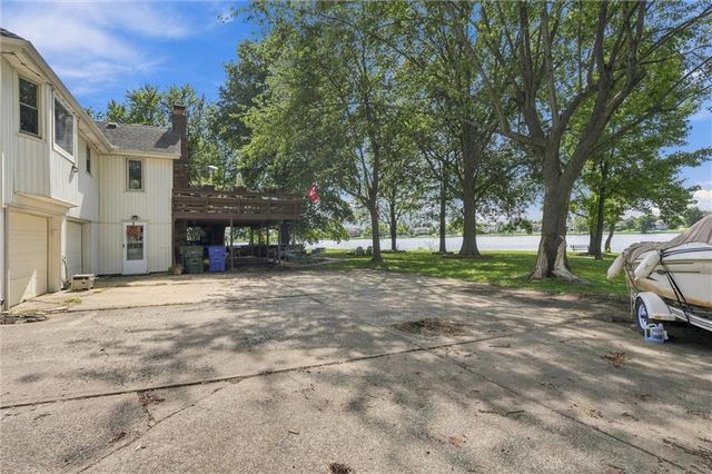 4397 SW Breezy Point Lane, Lee's Summit, MO 64082