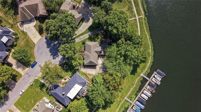 4397 SW Breezy Point Lane, Lee's Summit, MO 64082