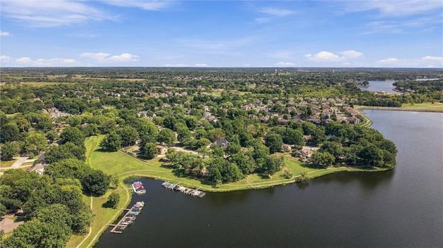 4397 SW Breezy Point Lane, Lee's Summit, MO 64082