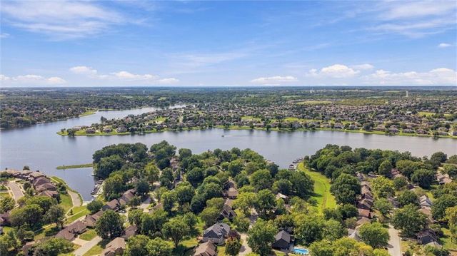 4397 SW Breezy Point Lane, Lee's Summit, MO 64082