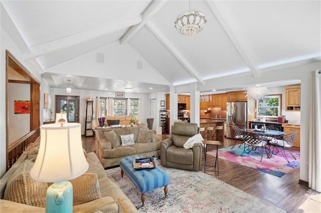 4397 SW Breezy Point Lane, Lee's Summit, MO 64082