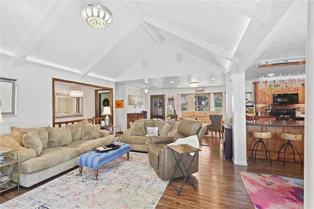 4397 SW Breezy Point Lane, Lee's Summit, MO 64082