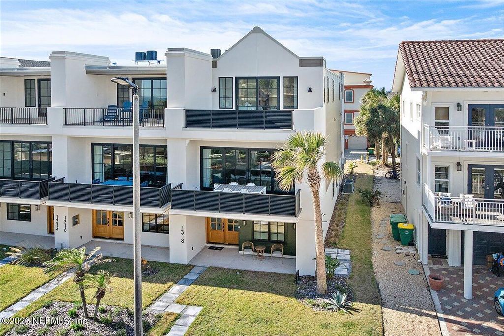 1318 1ST Street N, Jacksonville Beach, FL 32250