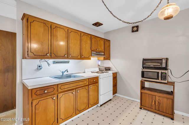 5 Dove Street B, Manchester, NJ 08759