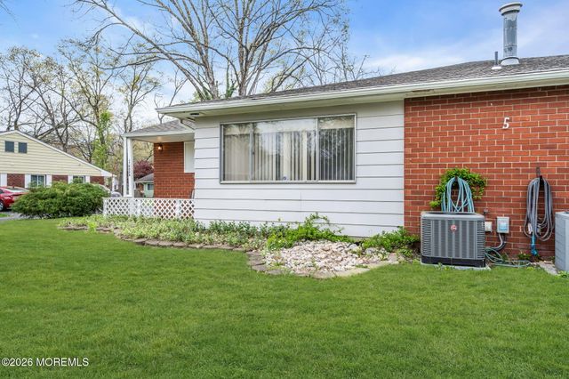 5 Dove Street B, Manchester, NJ 08759