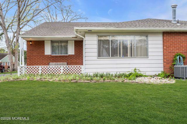 5 Dove Street B, Manchester, NJ 08759